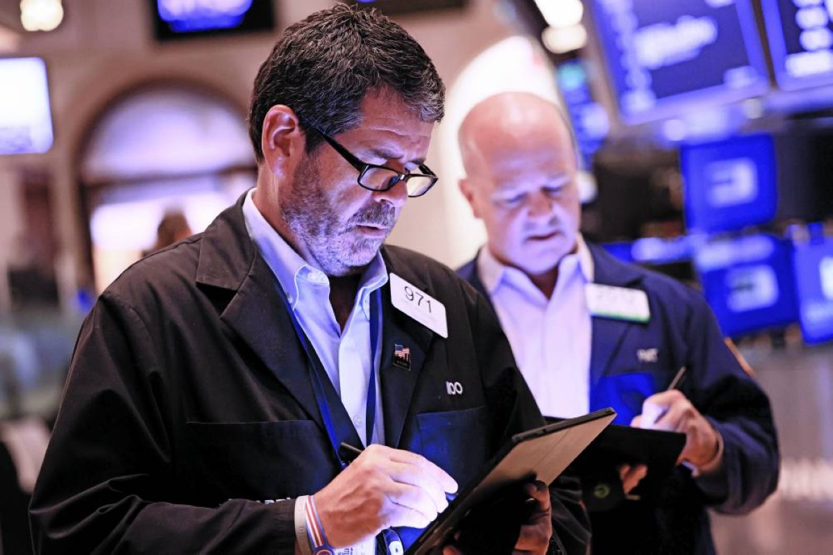 تطورات الشرق الأوسط تعصف بالأسهم الأمريكية والأوروبية