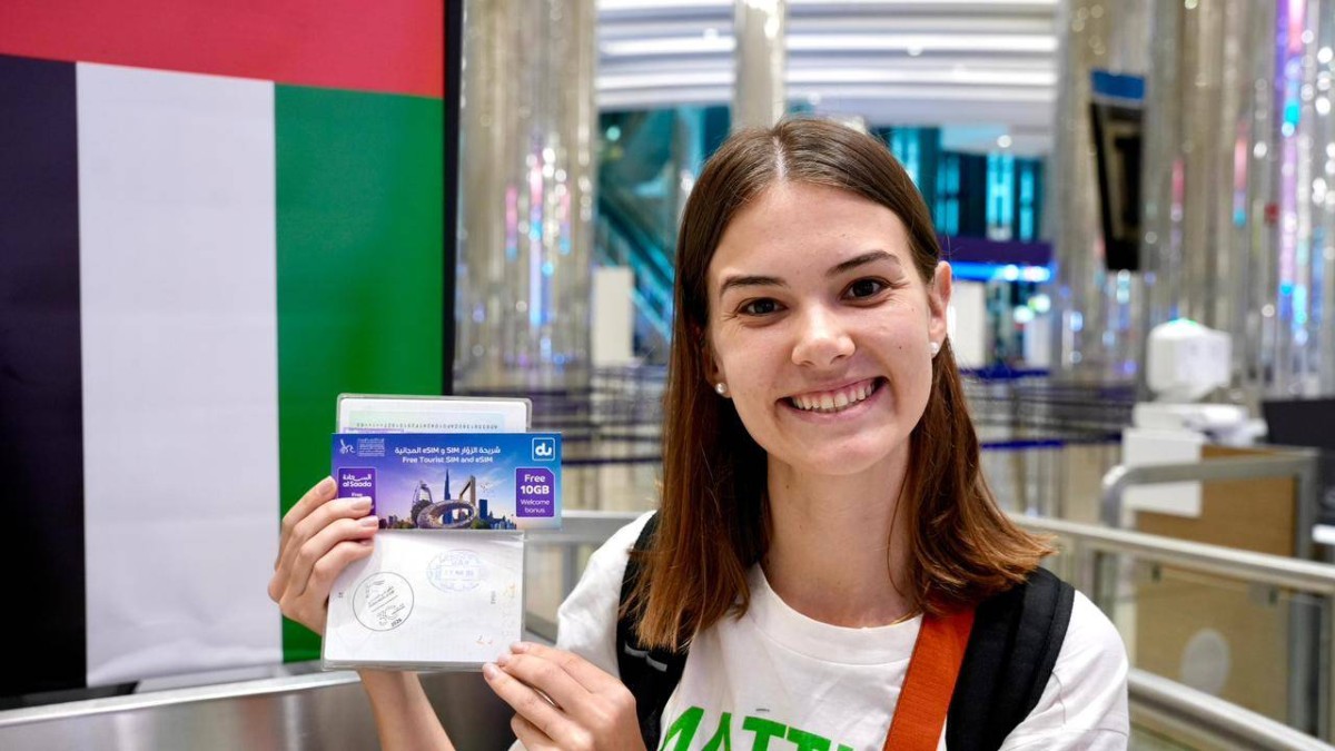 إقامة دبي تستقبل القادمين بختم تذكاري احتفاءً بالنسخة الـ 30 لكأس دبي العالمي