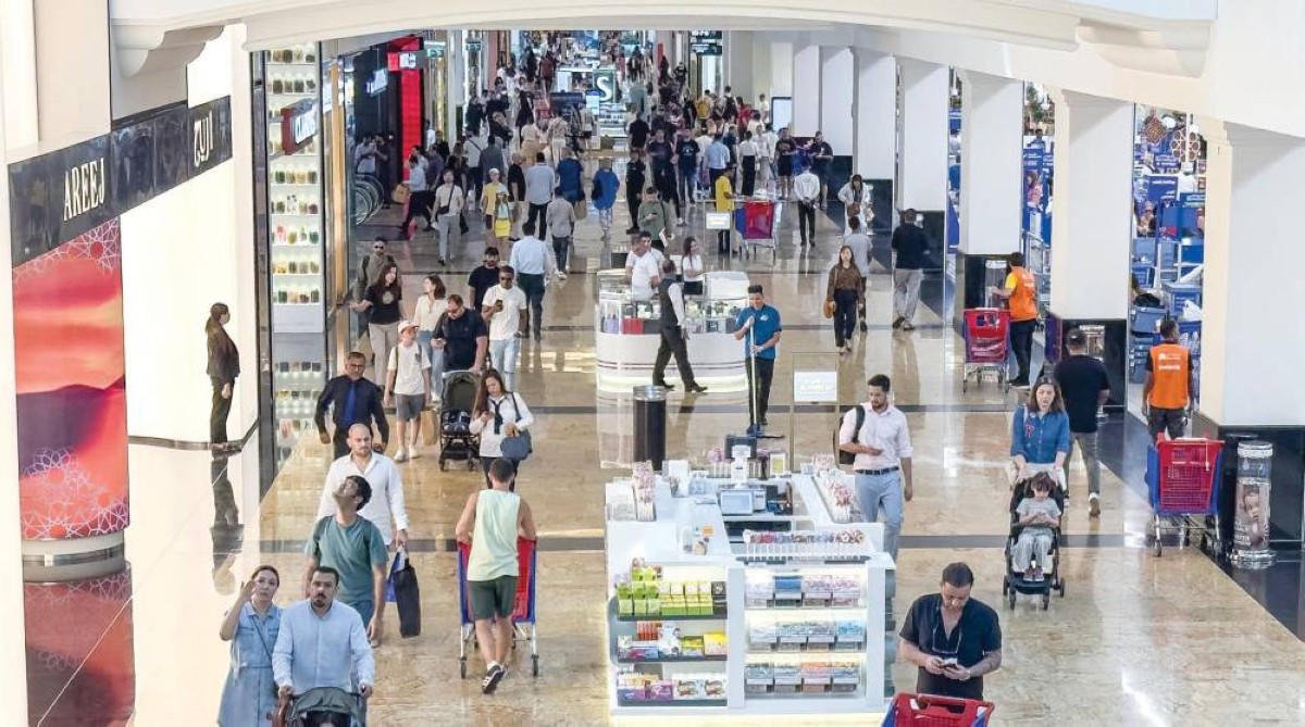 مراكز التسوق تغص بالجمهور