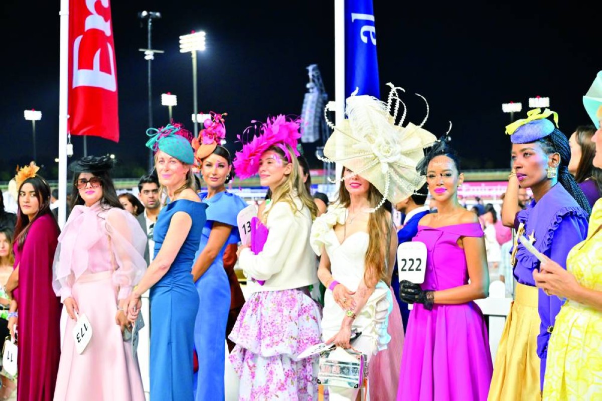  مسابقة القبعات تقليد رائع يقام على هامش الحدث سنوياً 