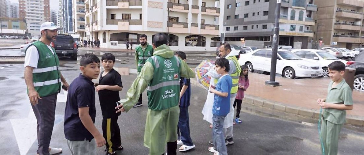 جهود كبيرة لمتطوعي مبادرة «الشرطي جارك» 