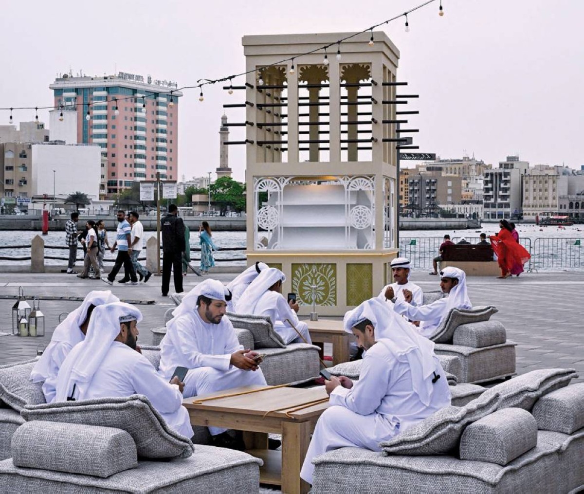  أجواء تبعث البهجة في لقاء الأصدقاء  