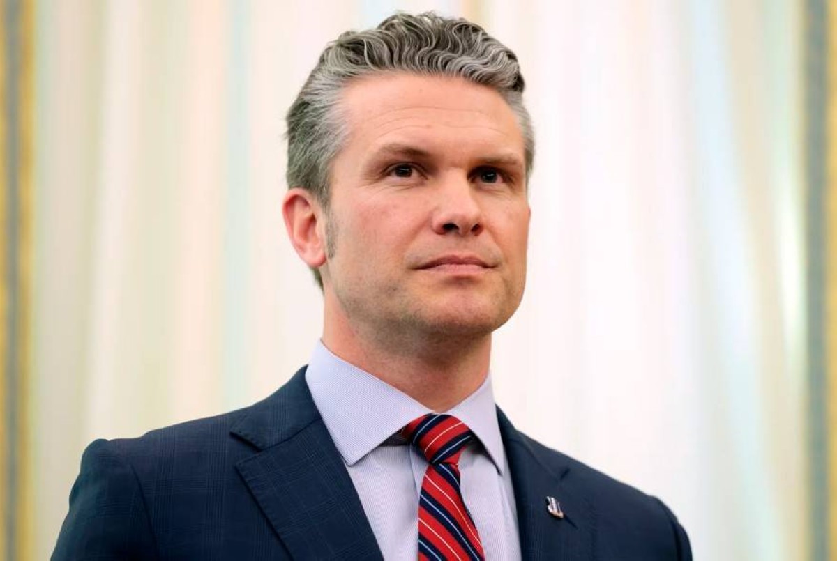 فايننشيال ​تايمز: وسيط لوزير الدفاع الأمريكي سعى لشراء أسهم بصندوق دفاعي قبل حرب إيران