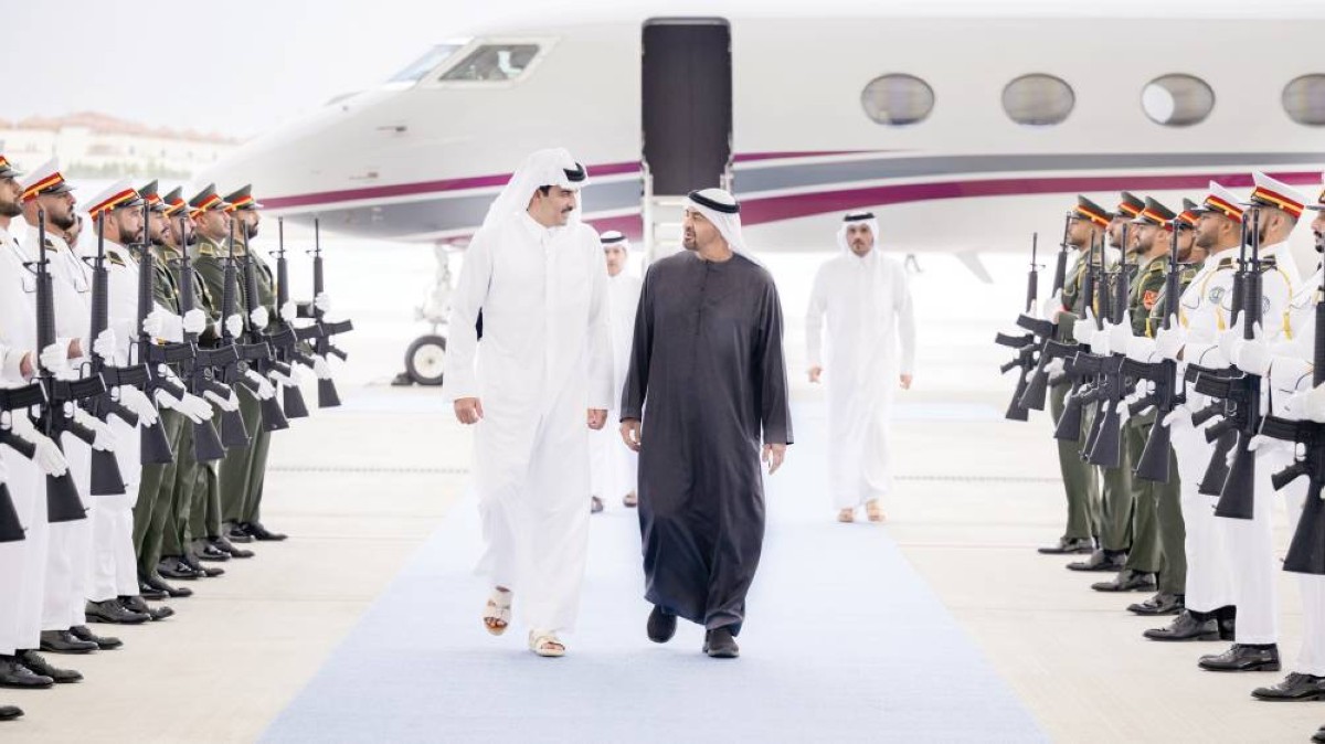 محمد بن زايد لدى استقباله تميم بن حمد 