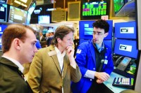 آمال التهدئة في الشرق الأوسط تصعد بالأسهم الأمريكية والأوروبية