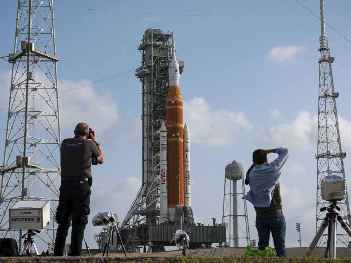 قفزة الـ 50 عاماً.. ناسا تجهز عملاق الـ 32 طابقاً للعودة إلى مدار القمر