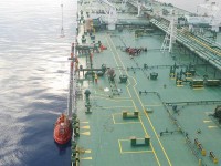 ماذا أرادت إيران من عدوانها الإرهابي على «السالمي» ناقلة النفط التي أنقذت مئات اللاجئين