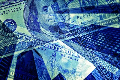 لماذا يواصل الدولار الأمريكي أداءه الباهت المخيب للآمال؟