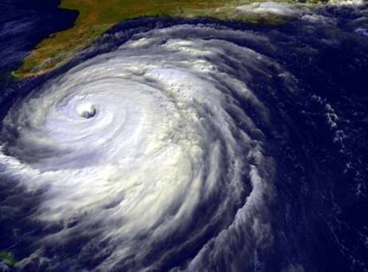 زلزال بقوة 7,8 درجات يضرب شرق إندونيسيا وتحذير من تسونامي