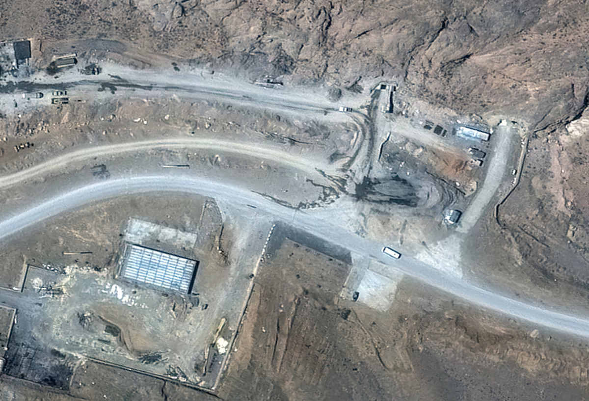 الجيش الأمريكي يضع "خطة اليورانيوم" الإيراني أمام ترامب