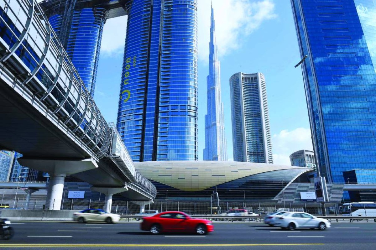 الإمارات تتحدى التباطؤ العالمي.. التوظيف ينمو بثبات