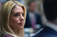 ترامب يقيل وزيرة العدل بام بوندي