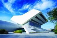 جلسات وندوات وورش غنية بالمعرفة