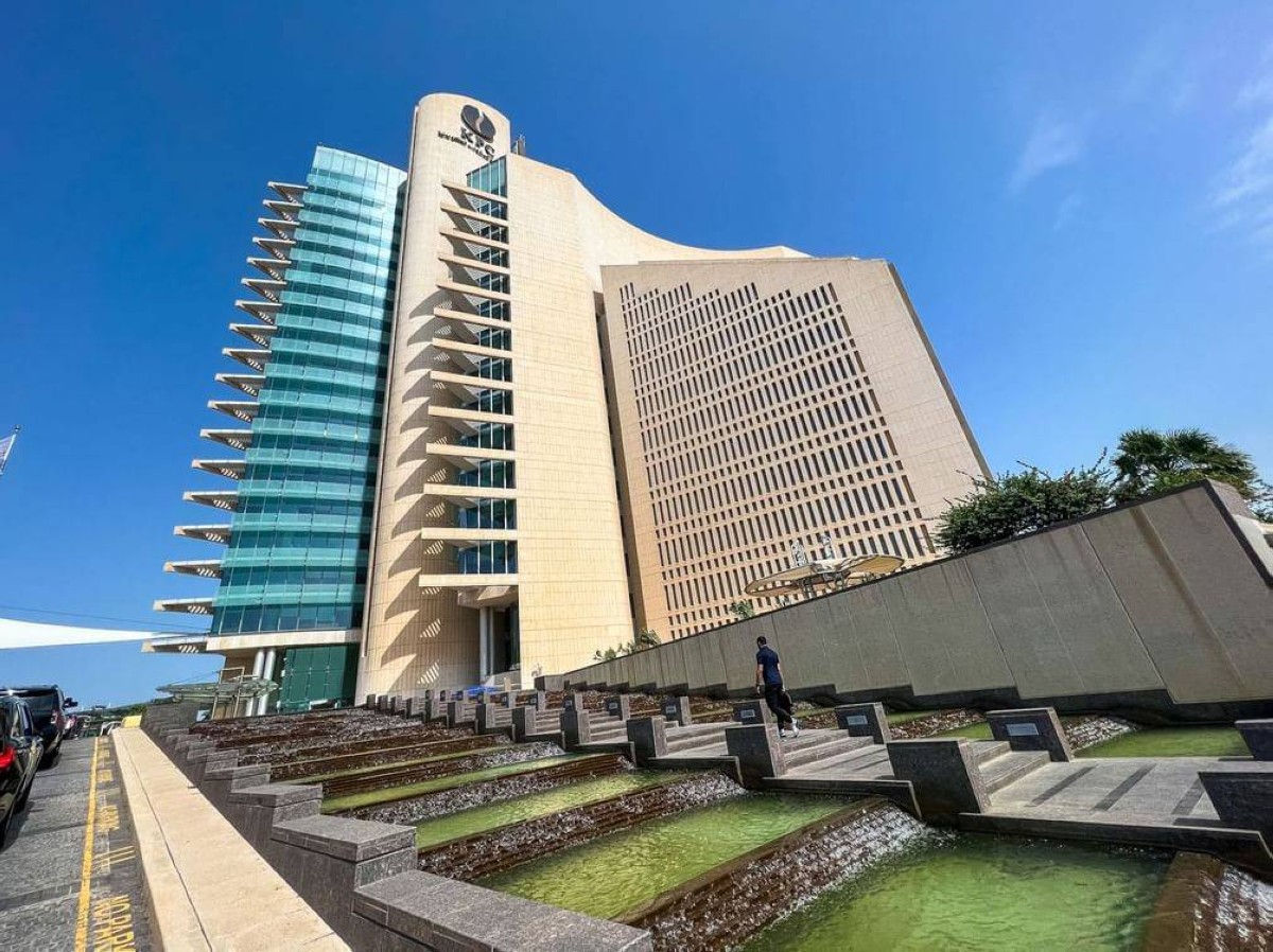 الكويت: اندلاع حرائق في عدد من وحدات مصفاة ميناء الأحمدي جراء استهدافها بمسيرات