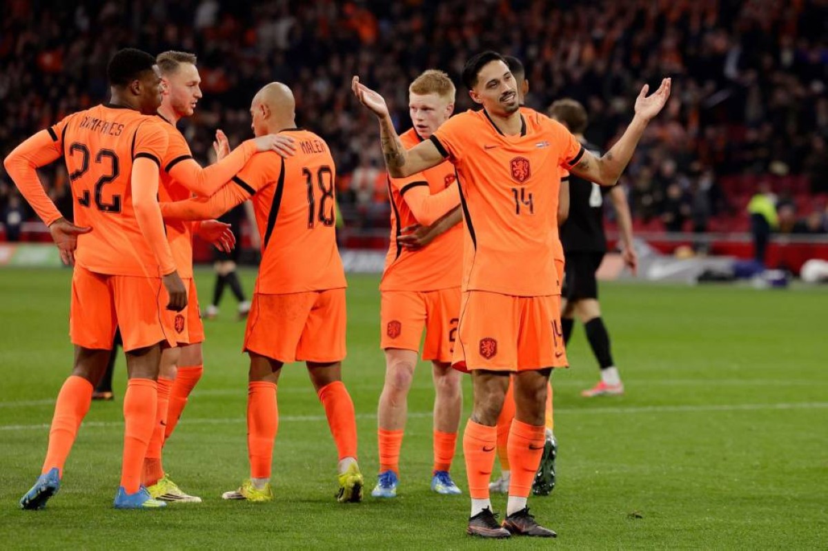 صور مع ترامب تثير تحفظات منتخب هولندا قبل كأس العالم