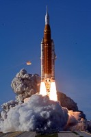 رواد فضاء ناسا ينطلقون نحو القمر بعد يوم من الدواران حول الأرض