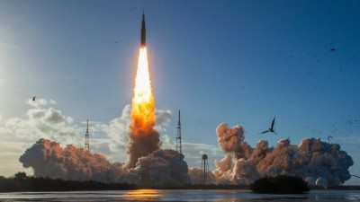 سباق جديد نحو القمر يعيد إحياء شغف الاستكشاف البشري