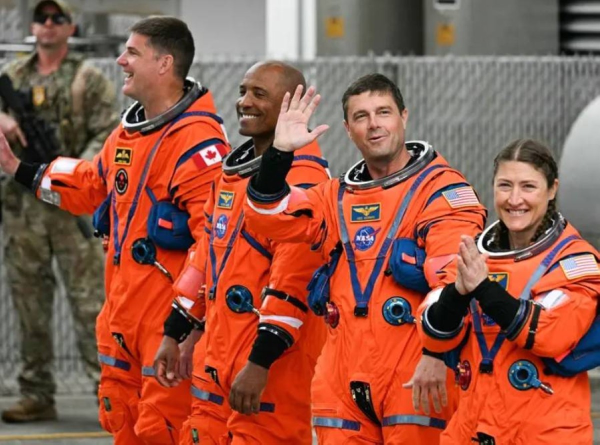 لماذا سمحت ناسا باستخدام آيفون في مهمة أرتميس 2؟