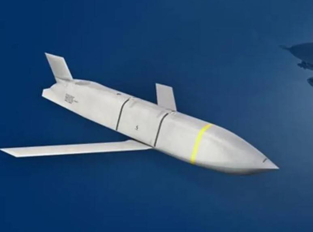 يضرب بدقة من بعيد.. صاروخ أمريكي متطور يدخل الحرب مع إيران