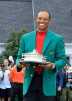 تايجر وودز ثاني أغنى رياضي في التاريخ رغم أزماته القانونية