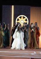 بدور القاسمي تطلق «إنانا» في احتفالية جمعت سحر الأزياء وأمجاد الملكات