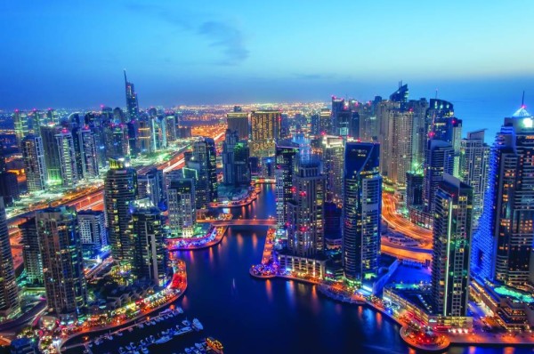 عقارات دبي.. المطورون يواصلون البناء والمستثمرون يراهنون على المدى الطويل