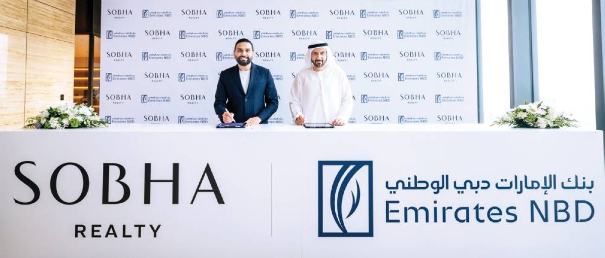 مروان هادي وفرانسيس آلفرد خلال توقيع اتفاقية الشراكة