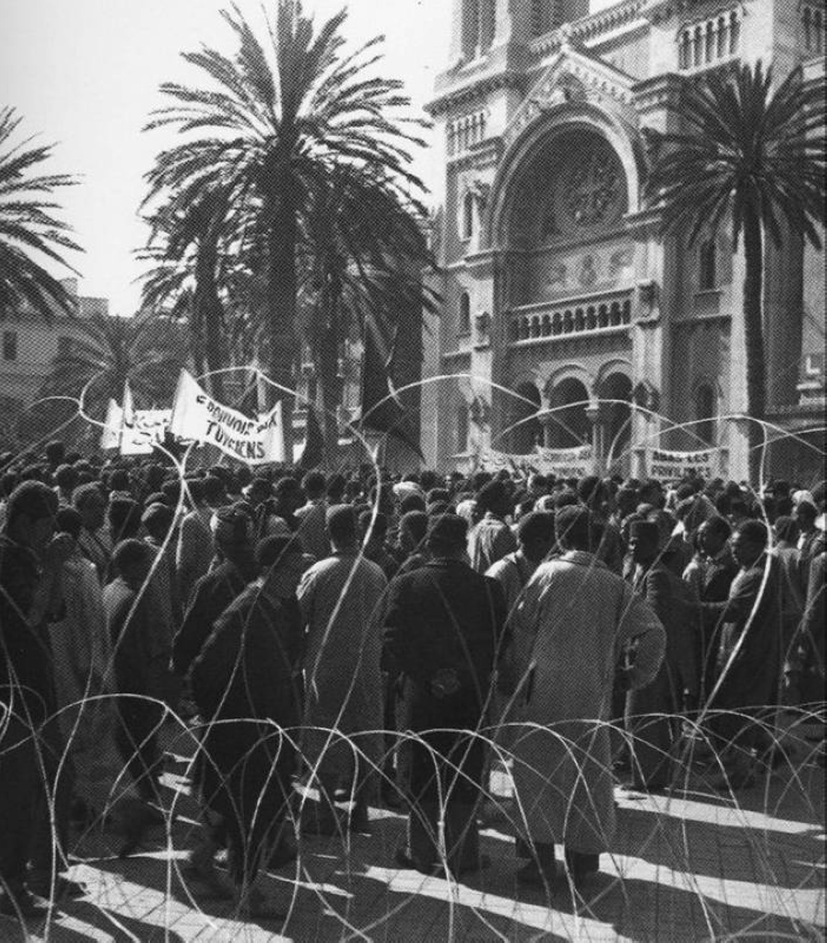 1938 التونسيون ينتفضون ضد المستعمر الفرنسي فيما عرف بـ«ثورة 9 أبريل».
