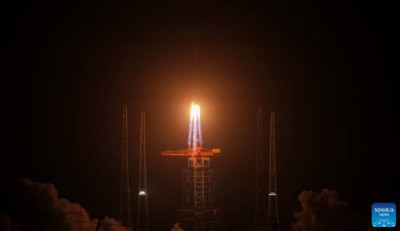 الصين تزاحم إيلون ماسك في الإنترنت الفضائي بإطلاق دفعة جديدة من الأقمار الاصطناعية