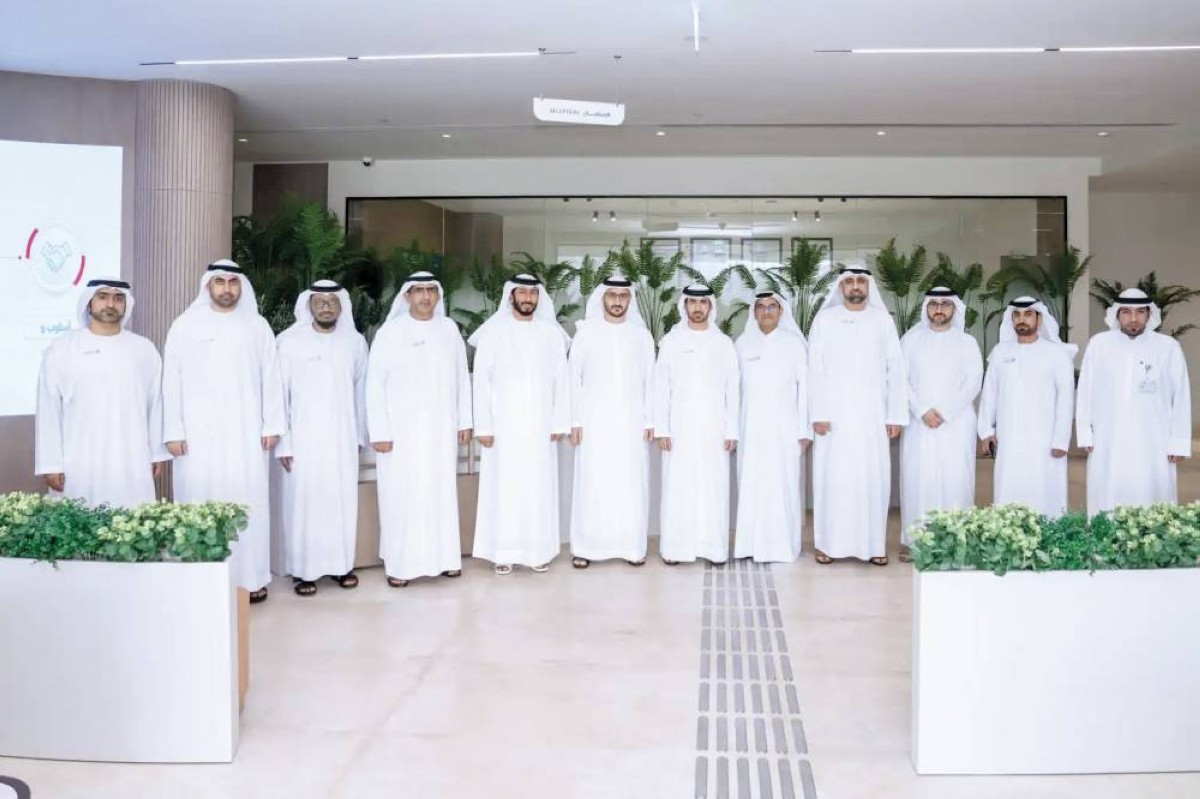 سيف السويدي وعمر الحمادي وجانب من حضور اللقاء