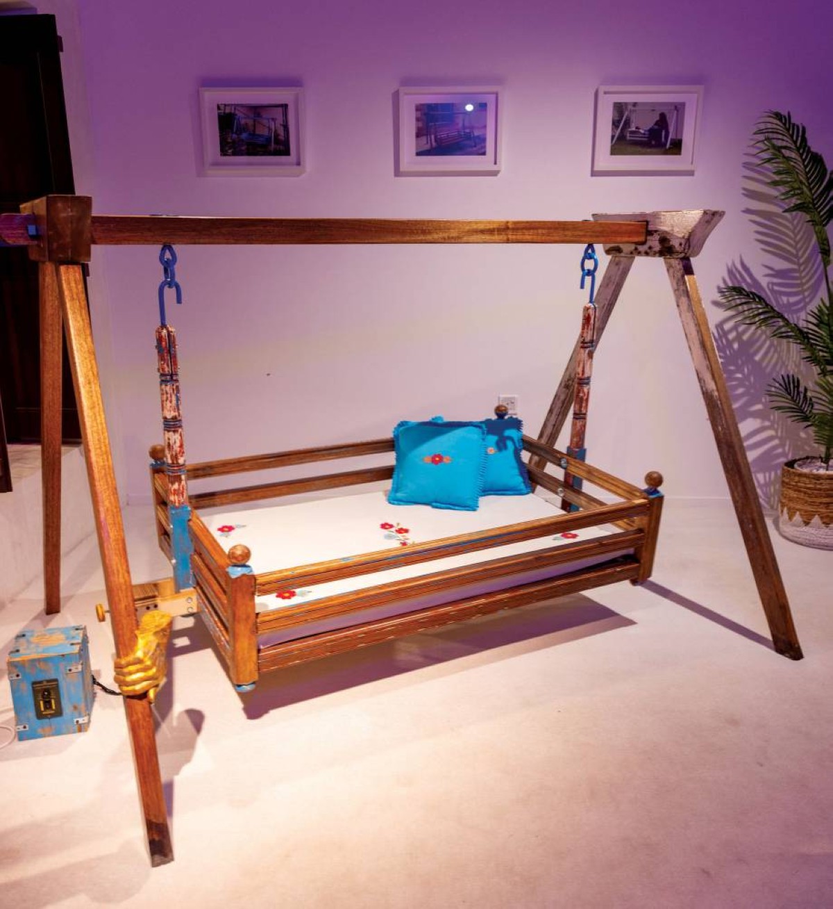 سرير الطفولة الذي حوّله بدر إلى عمل فني متميز
