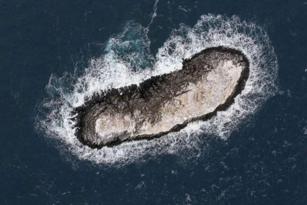 صورة جوية للجزيرة المجهولة المكتشفة حديثاً