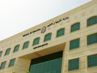 التربية تنفي تمديد فترة التعلم عن بُعد حتى 1 مايو