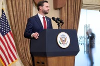 تفاصيل جديدة.. ماذا طلب فانس من قاليباف قبل إعلان فشل المفاوضات؟