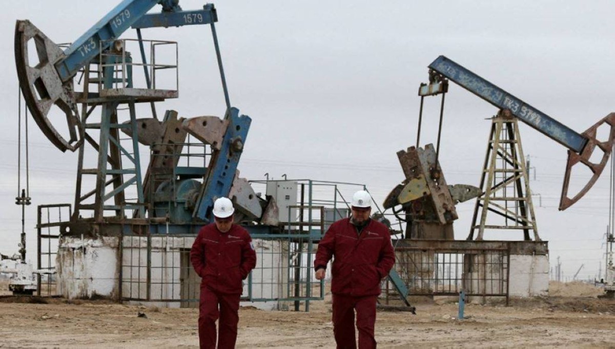 النفط ينخفض مع تراجع مخاوف الإمدادات