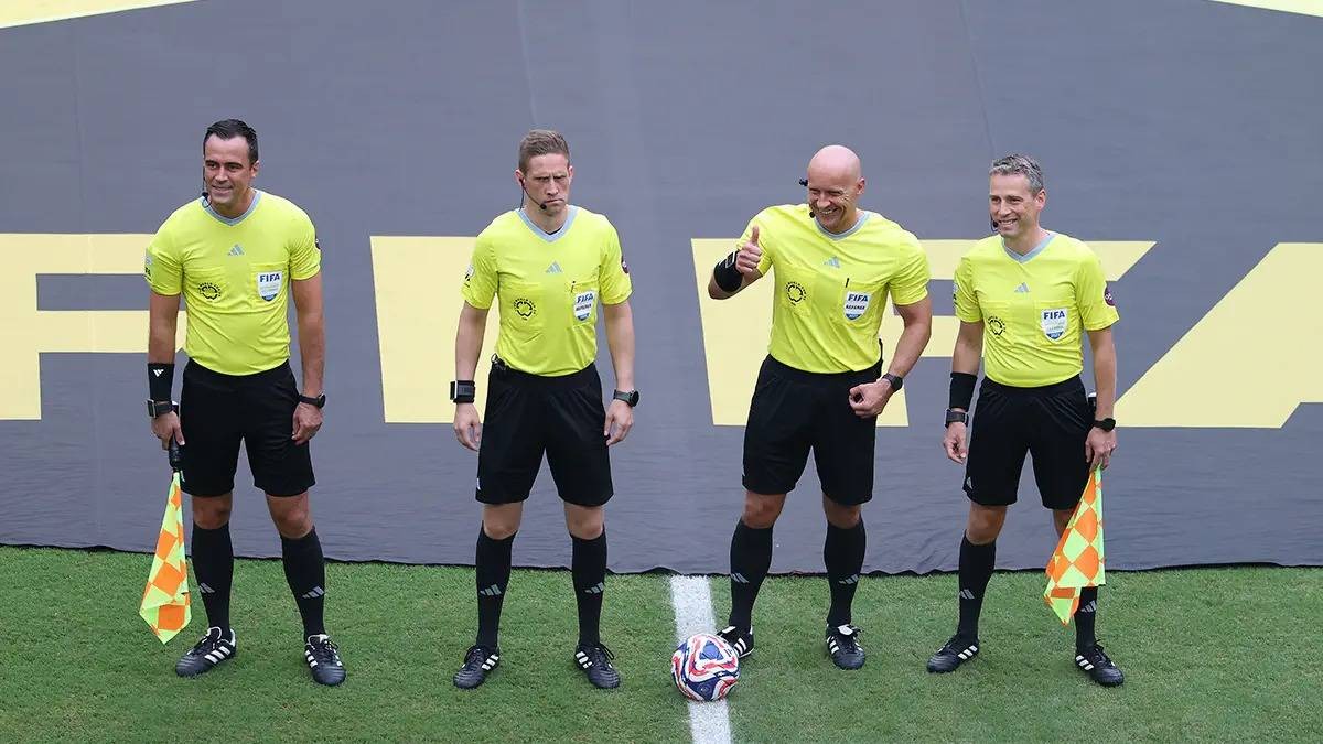 حكام كأس العالم