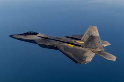 الطائرة التي لا تُهزم.. F-22 تُحكم قبضتها على الحرب الجوية