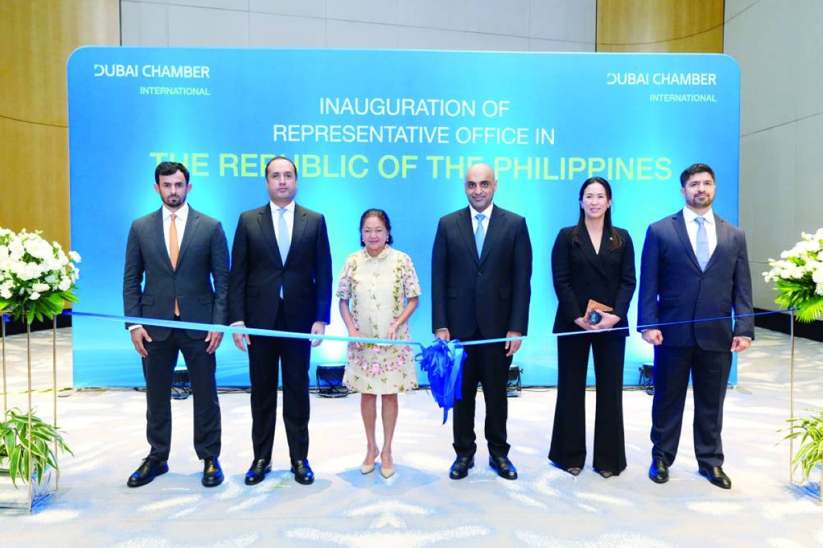 محمد لوتاه ومحمد الزعابي ولويز أرانيتا ماركوس والحضور خلال الافتتاح | من المصدر