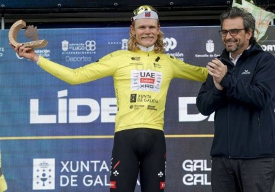 "الإمارات للدراجات" يتصدر المرحلة الأولى من طواف "أو جران كامينيو" بإسبانيا