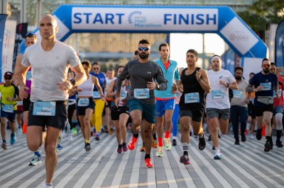 زخم رياضي في الإمارات يجسد روح «موطن السعادة»