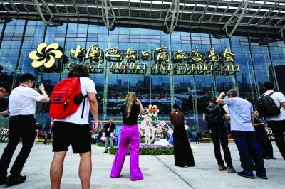 حرب الشرق الأوسط تُلقي بظلالها على معرض كانتون الصيني وتُربك التجارة العالمية