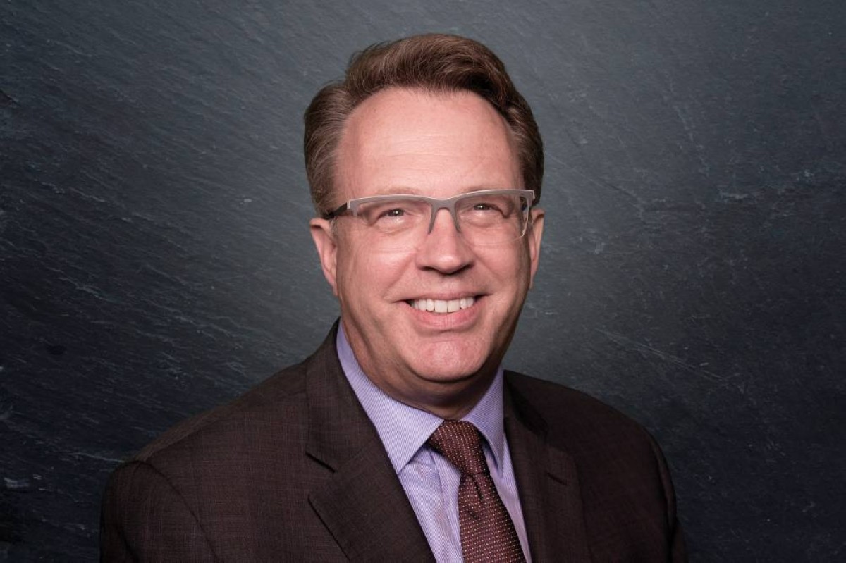 رئيس الاحتياطي الفيدرالي في نيويورك يحذر من تباطؤ النمو وارتفاع التضخم بسبب الحرب