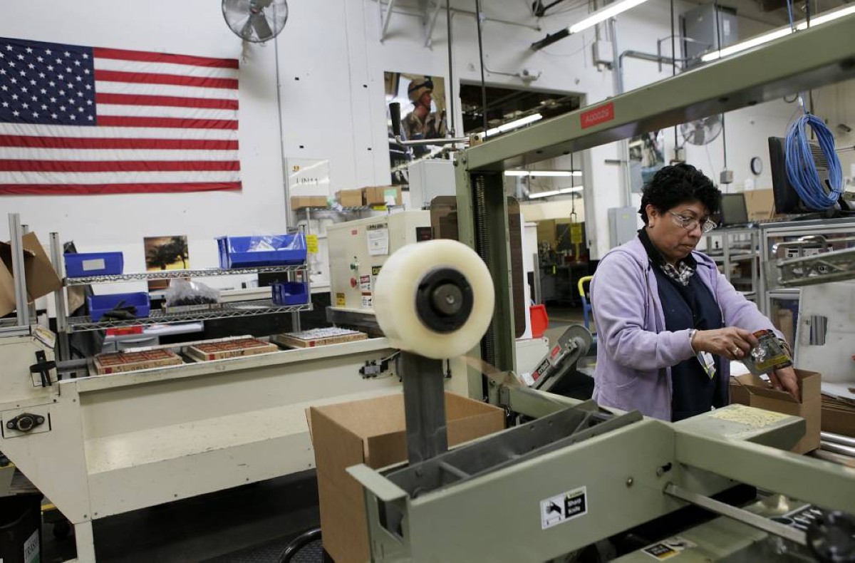 تراجع طلبات إعانة البطالة الأمريكية