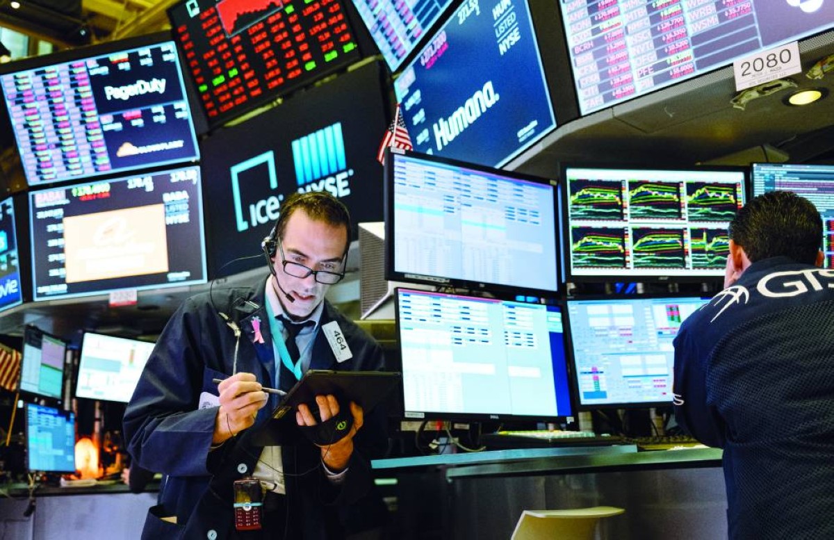 قمم تاريخية لمؤشرات الأسهم الأمريكية.. وتباين الأوروبية