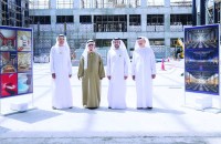 ضاحي خلفان ويحيى لوتاه وحسين لوتاه ومحمد مراد خلال تفقّد مشروع المستشفى الجامعي