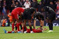 الإصابة تمنع إيكيتيكيه نجم ليفربول ومنتخب «الديوك» عن كأس العالم
