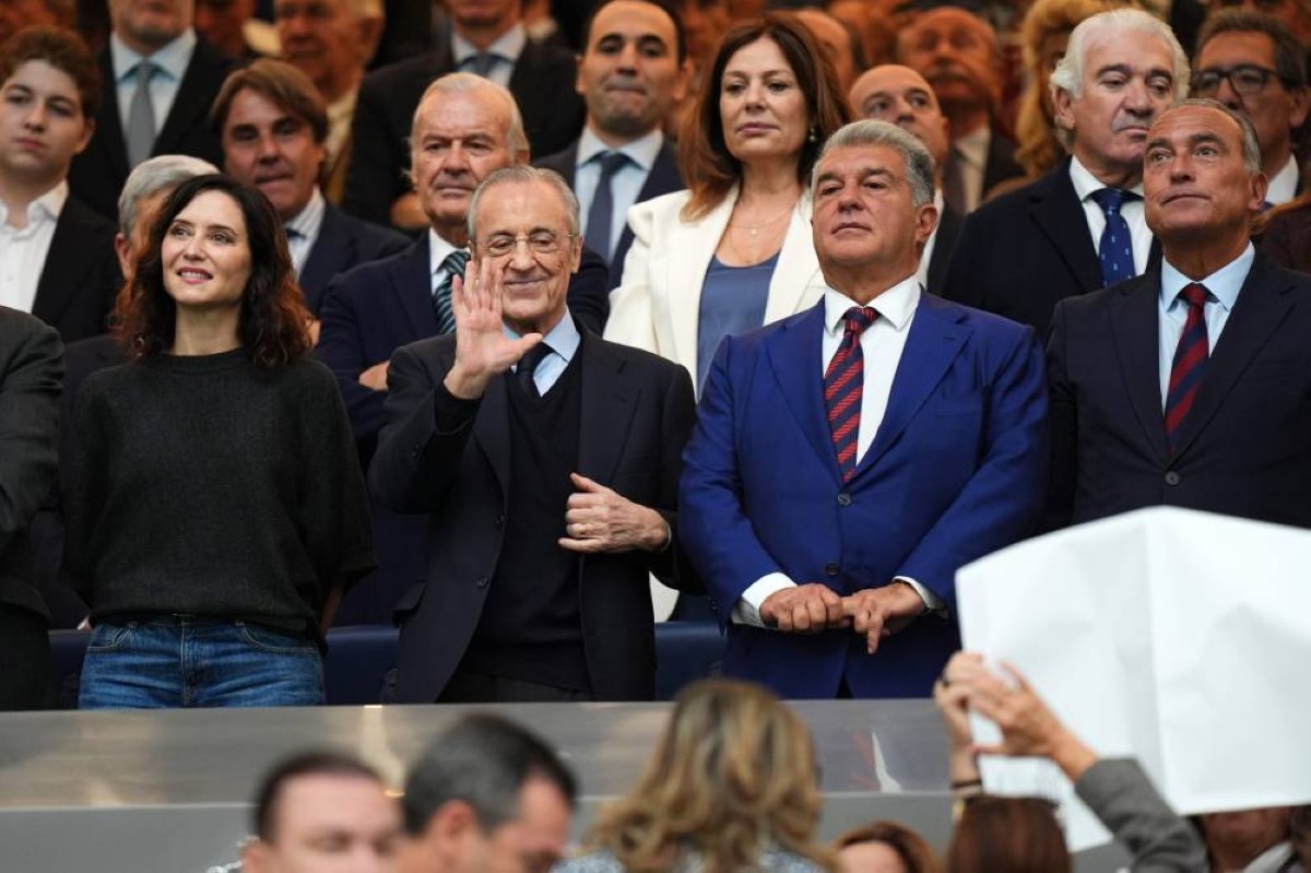 خوان لابورتا رئيس برشلونة وفلورنتينو بيريز رئيس ريال مدريد