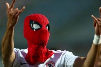 «سبايدر مان» يظهر في القاهرة.. ومهاجم الزمالك يدفع الثمن