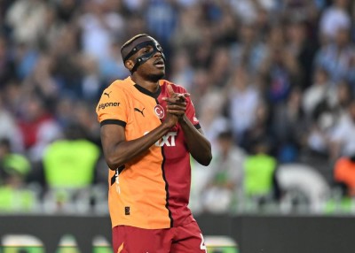 اللاعب النيجيري الدولي فيكتور أوسيمين