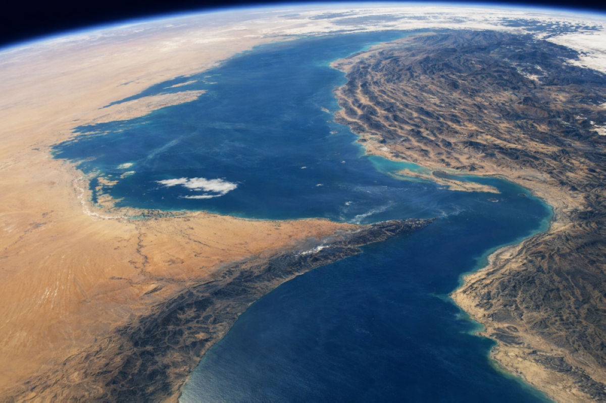 لماذا أصبح مضيق هرمز "ترند" عالمي للسياسة والاقتصاد؟